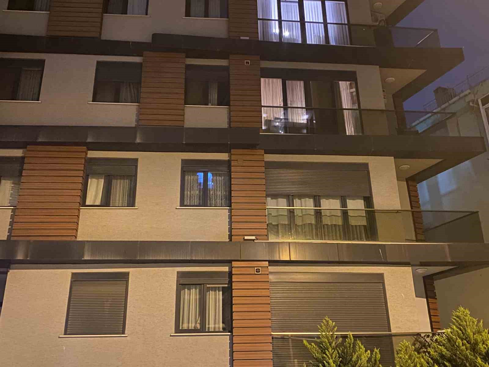 Maltepe&rsquo;de yaşlı adam balkondan d&uuml;şerek hayatını kaybetti
