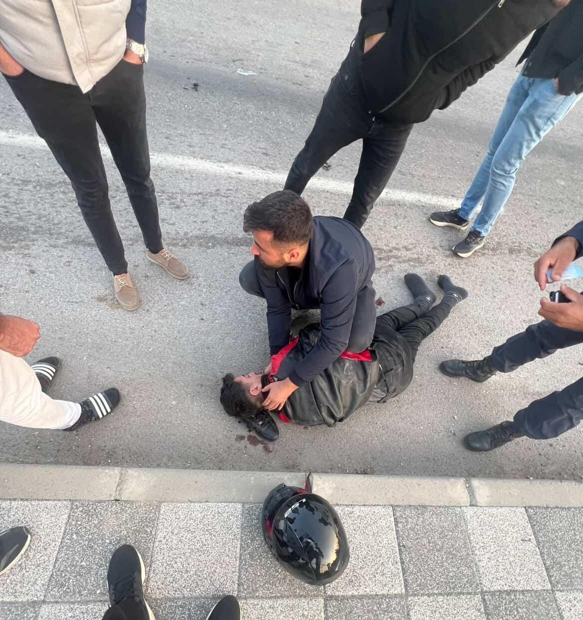 Elazığ’da hafif ticari araç ile motosiklet çarpıştı: 1 yaralı