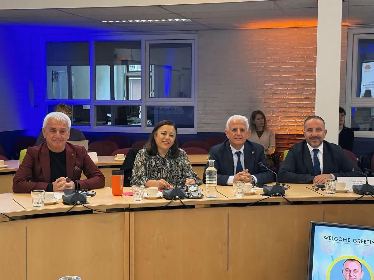 Başkan Albayrak: "İlçemizi daha ileriye taşımak için çalışmalarımızı kararlılıkla sürdürüyoruz"
