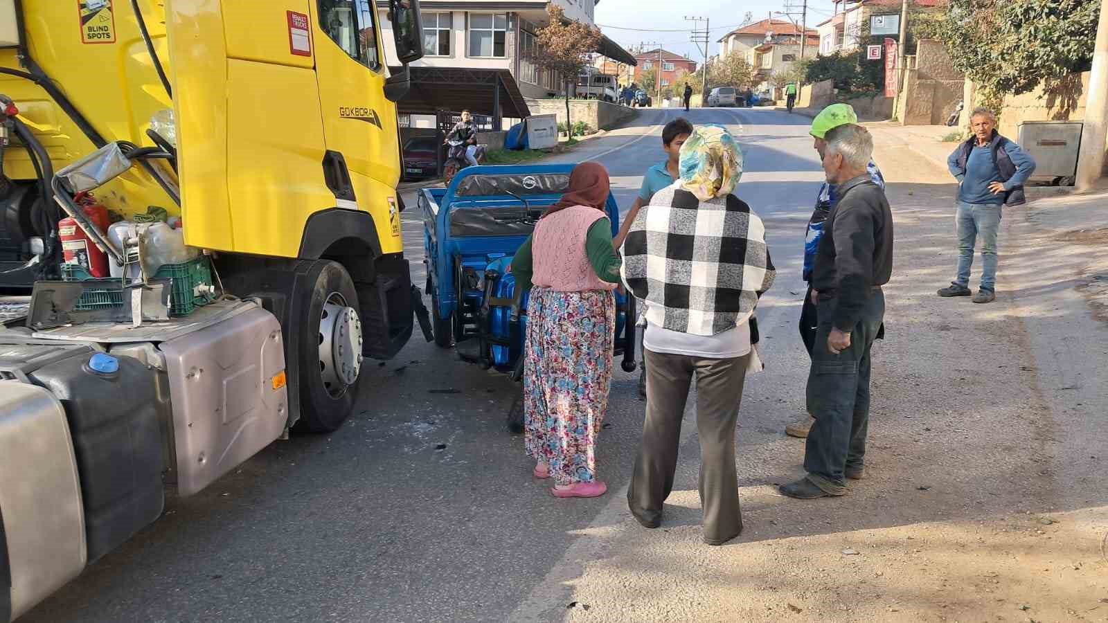 İznik’te elektrikli bisiklet ile tır çarpıştı: 1 yaralı