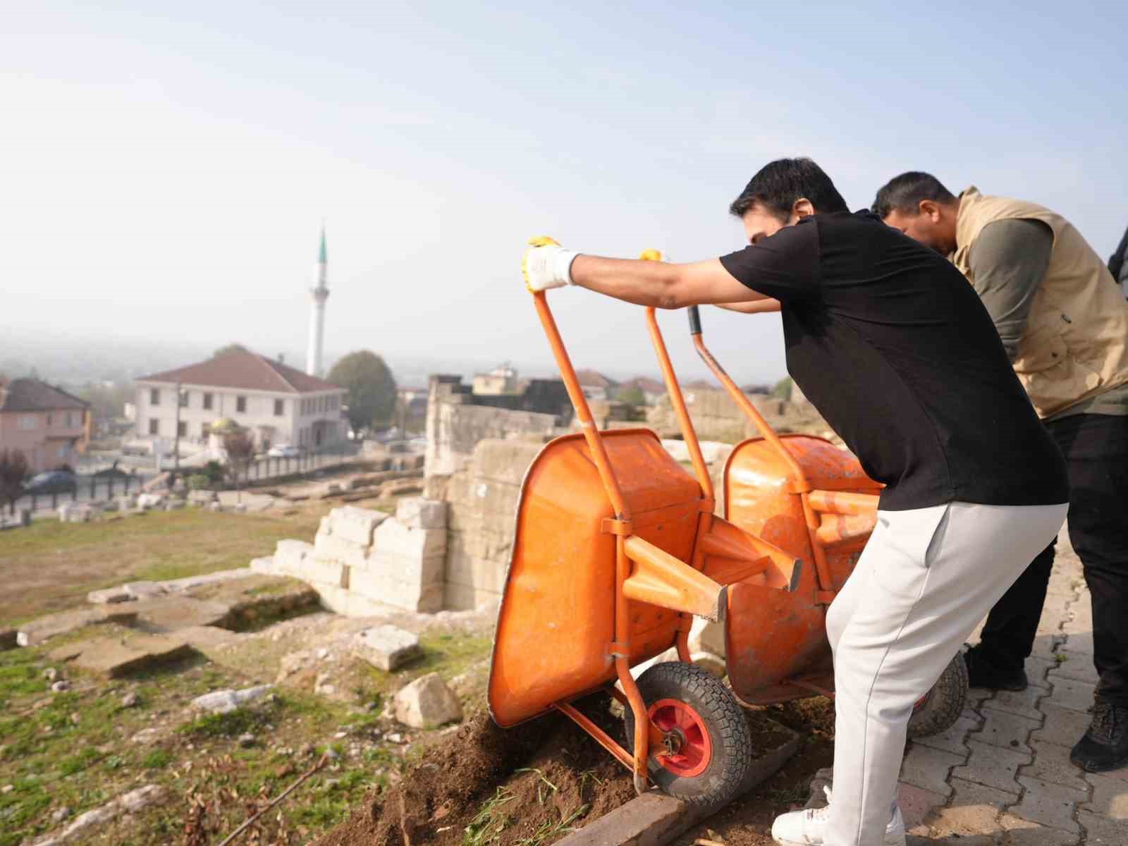 Tarihin kalbi Konuralp’te yeniden atıyor
