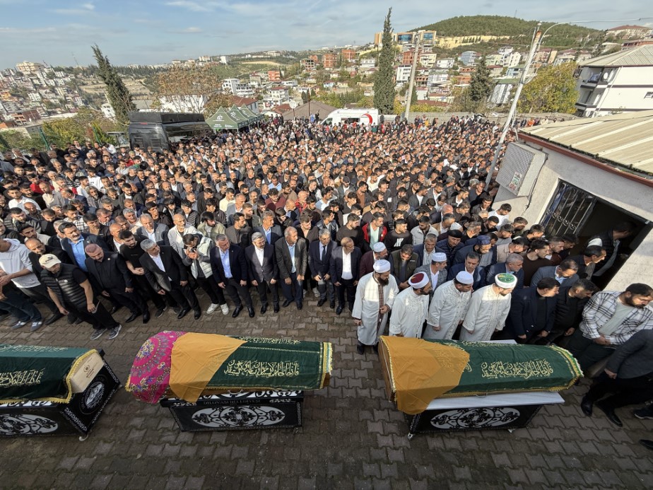 Yangında hayatını kaybedenlere son veda