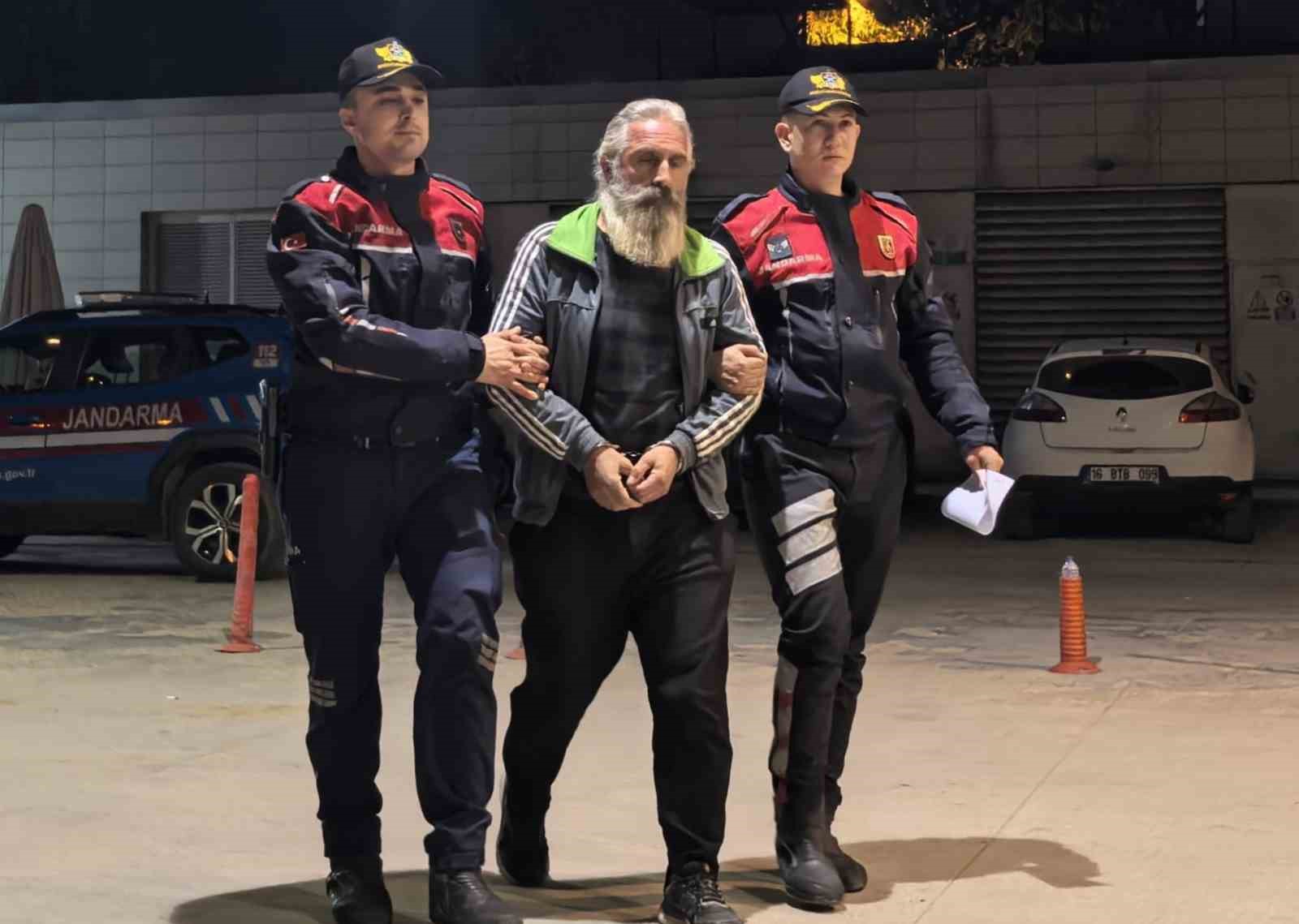 Pazarda uyuşturucu satarken yakalandı