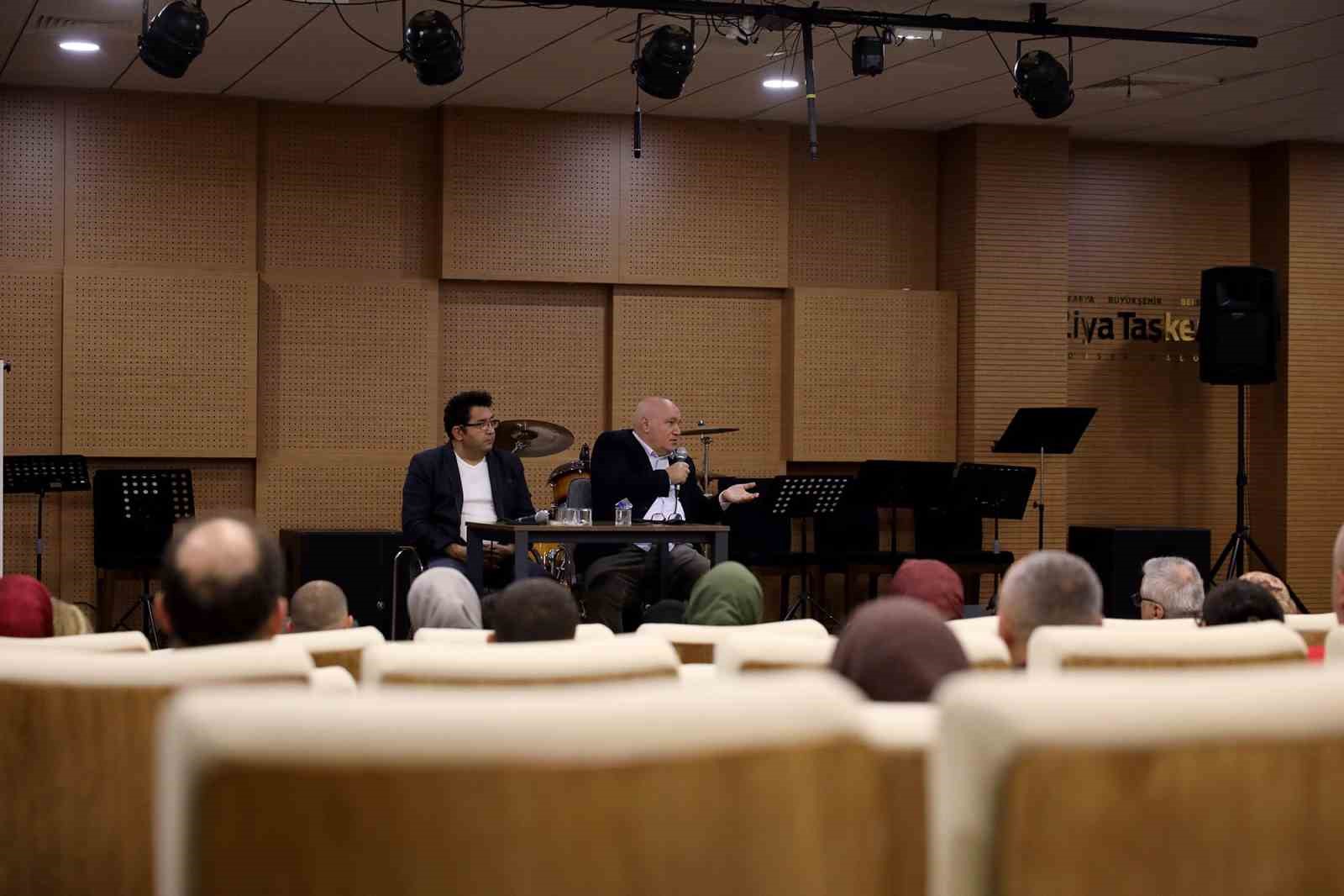 Prof. Dr. Taşağıl, Sakarya’da erken dönem Türk devletlerini anlattı
