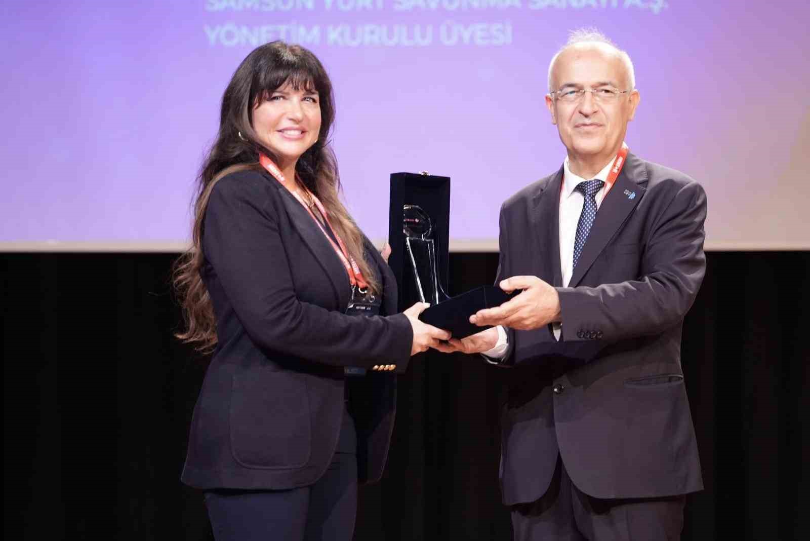 SYS Grup ihracattaki başarısını ’Dış Ticaret Zirvesi’ne taşıdı
