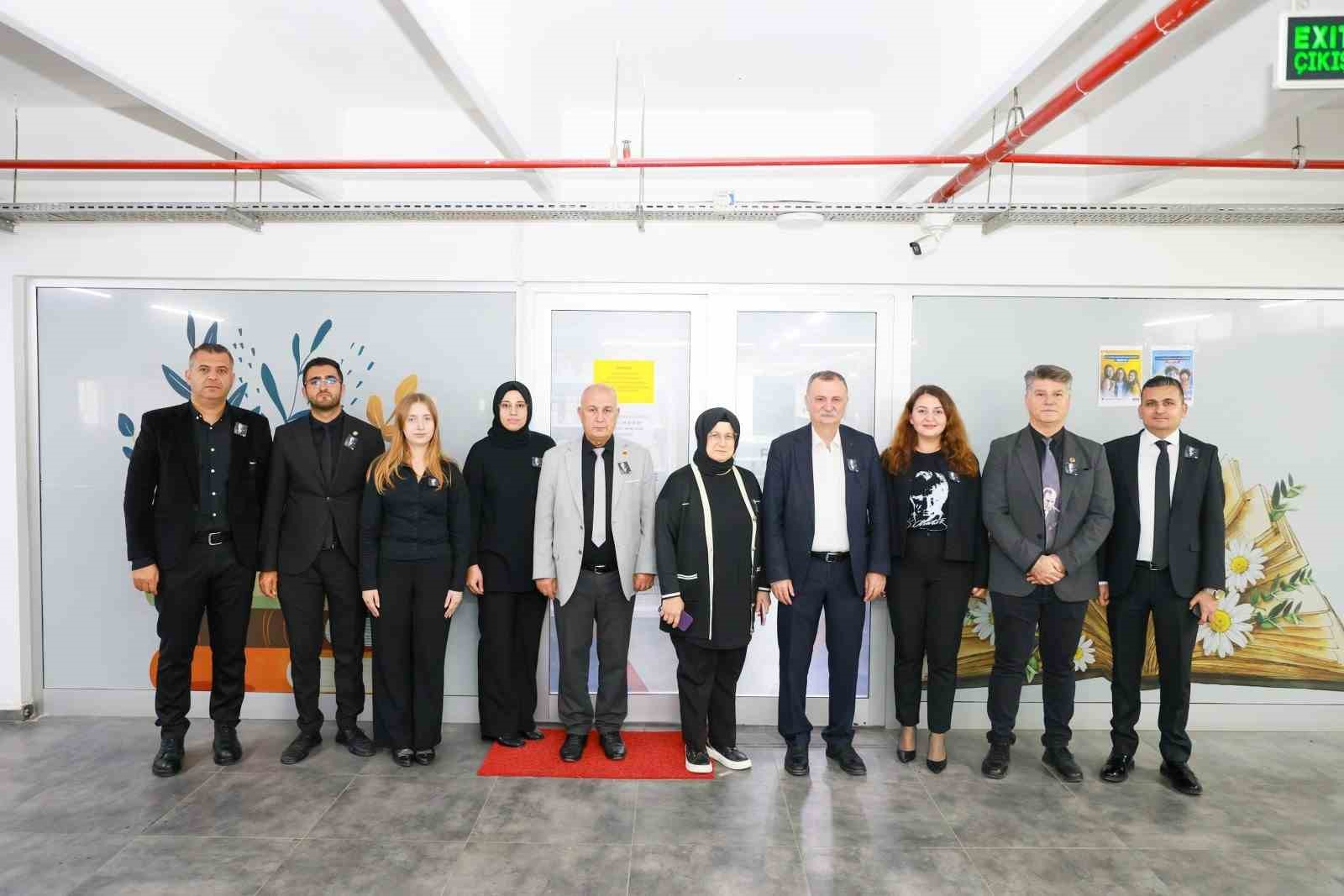 Yunusemre’den 10 Kasım’da gençlere ’Nutuk’ hediyesi