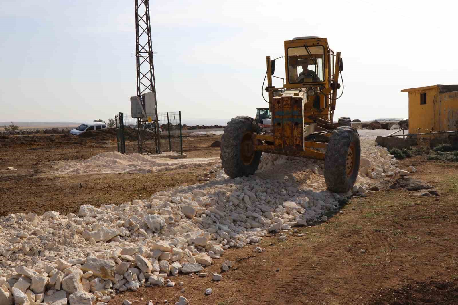 Haliliye Belediyesi’nden kırsal mahallelerde yol çalışması