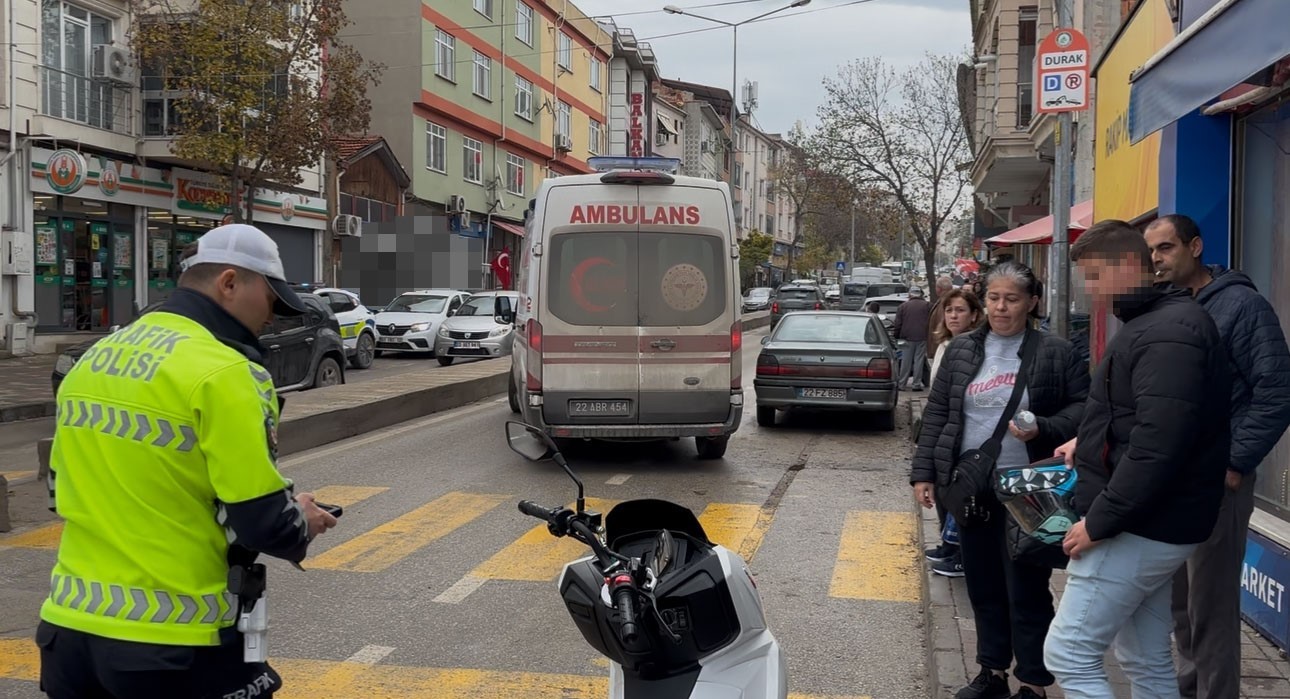 Edirne’de motosiklet devrildi, sürücü yaralandı