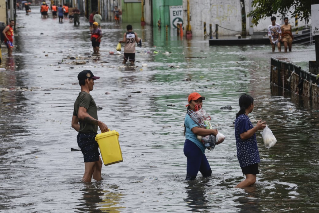 Filipinler'i vuran Süper Tayfun'da can kaybı 4'e yükseldi