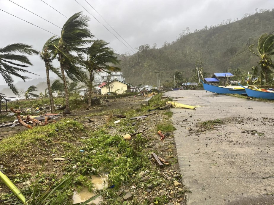 Filipinler'i vuran Süper Tayfun'da can kaybı 4'e yükseldi