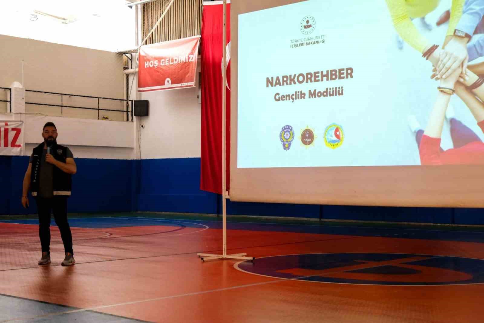 BŞEÜ’de "En İyi Narkotik Polisi Anne" projesi eğitimi düzenlendi
