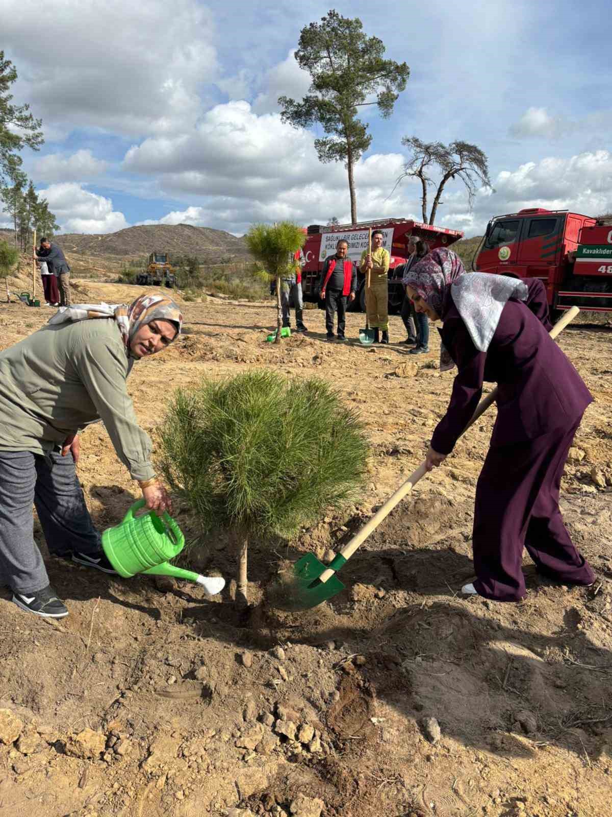 Kavaklıdere’de 11.11 Saat 11.11’de: 11 Çift, "Ailem Bir Fidan" diyerek geleceğe nefes oldu