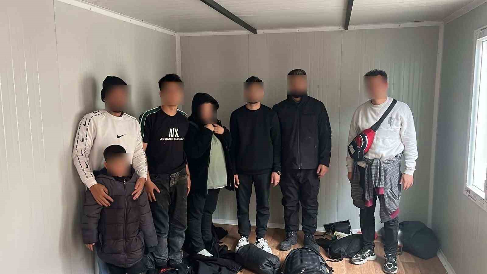 Tekirdağ’da göçmen kaçakçılığı operasyonu: 5 kişi tutuklandı, 19 göçmen yakalandı
