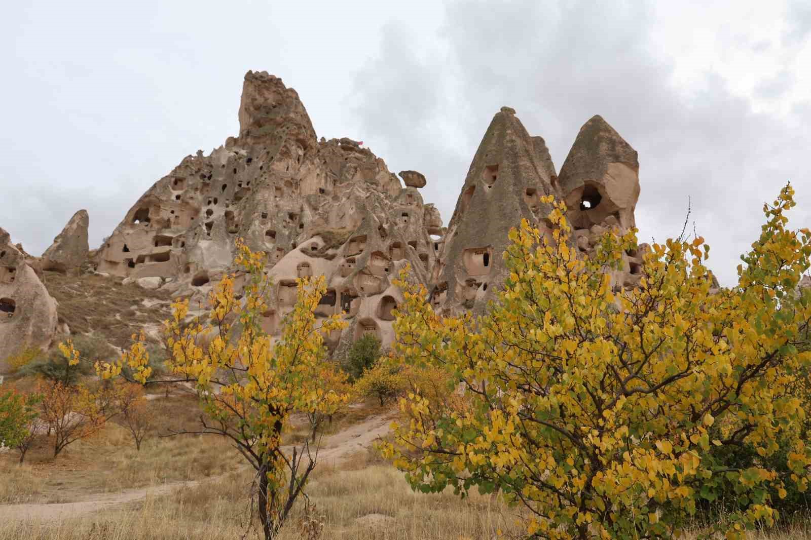 Kapadokya&rsquo;daki renk c&uuml;mb&uuml;ş&uuml; dron ile g&ouml;r&uuml;nt&uuml;lendi
