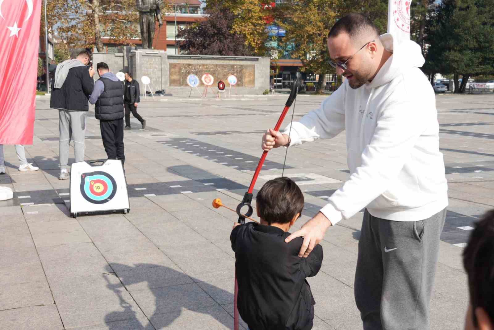 Okula mola, spora fora etkinliğiyle gençler spora doydu
