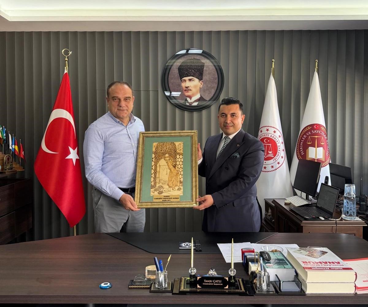 Bağcı, Anamur Adalet Sarayında incelemelerde bulundu
