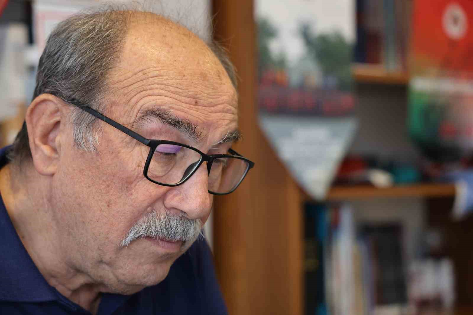 Yaşadıklarını 5 ciltlik kitapla ölümsüzleştirecek