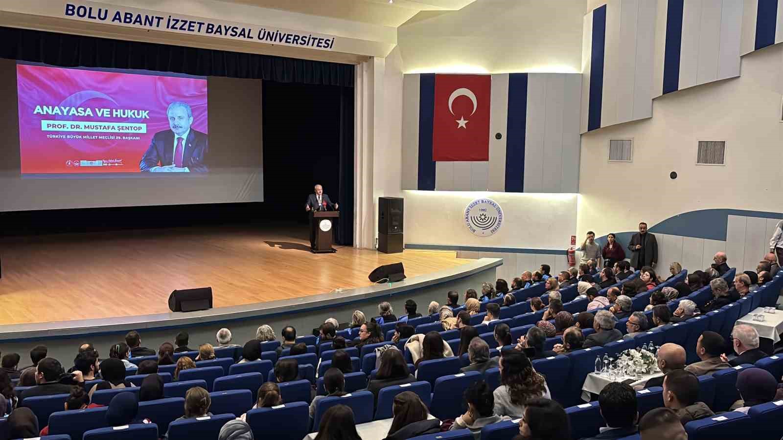 İlahiyat Fakültesi’nin ek binasının temeli atıldı
