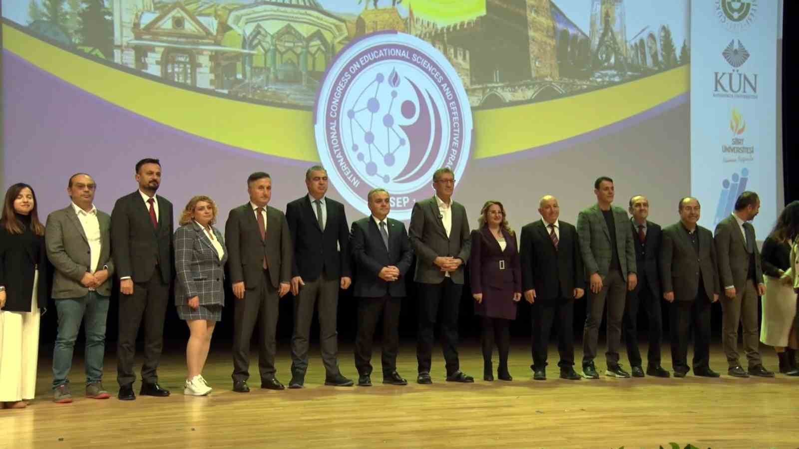 Önceki dönem Milli Eğitim Bakanı Selçuk: "Dünya, eğitim bilimleri ve diğer bilimler açısından çok farklı bir dönemden geçiyor"
