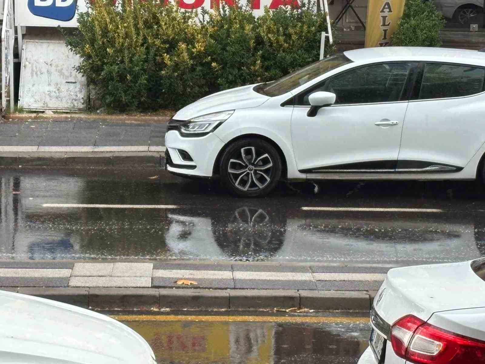 Gaziantep’te sağanak yağış etkili oldu
