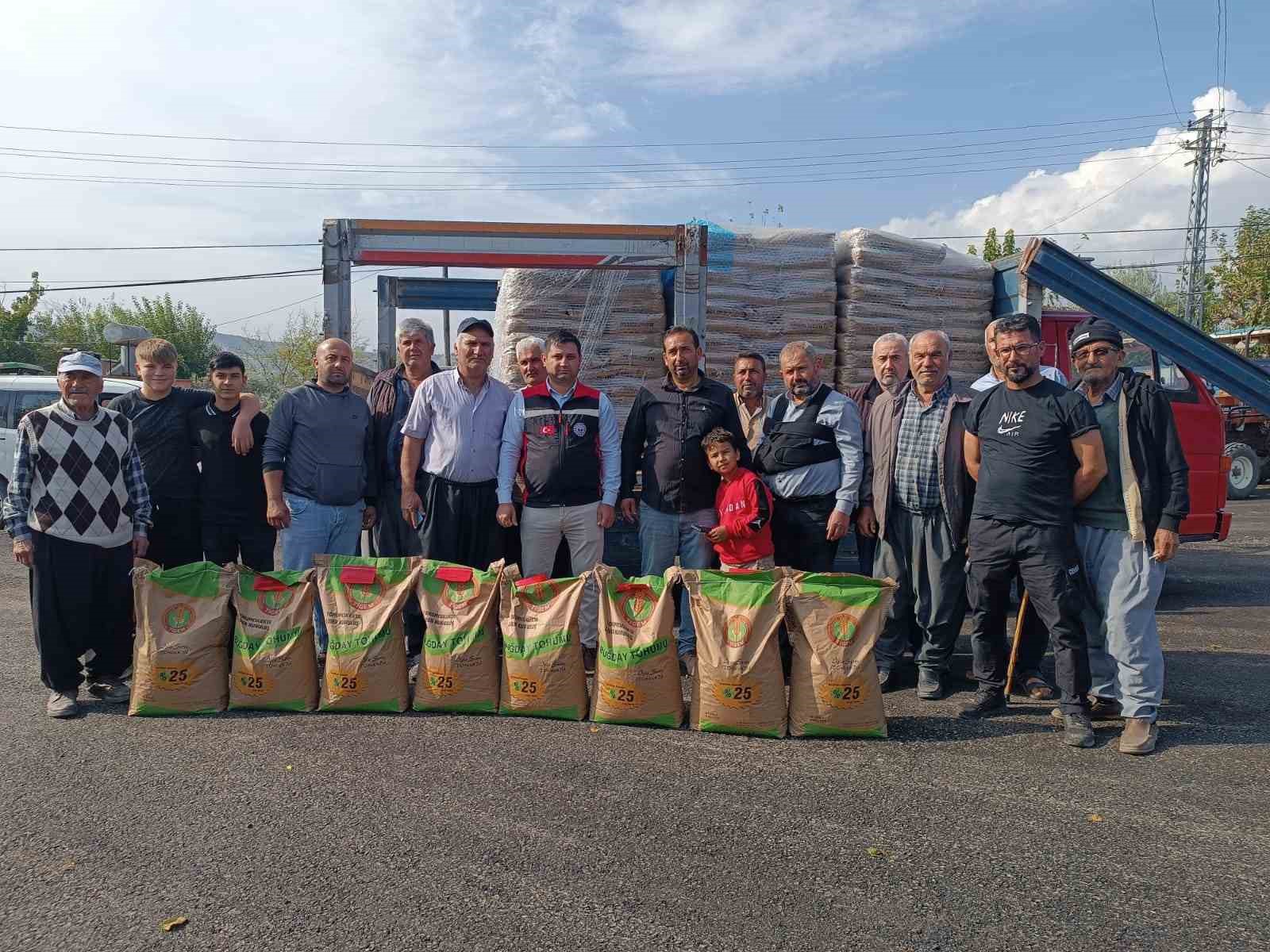 İmamoğlu’nda yangından etkilenen üreticilere buğday tohumu desteği
