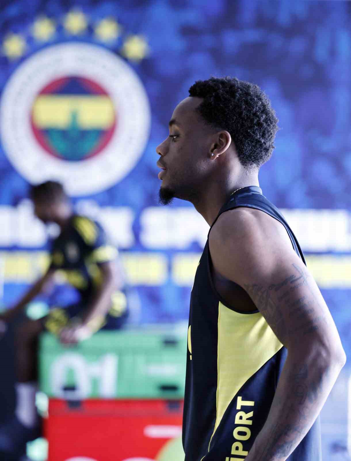 Fenerbahçe, salonda çalıştı
