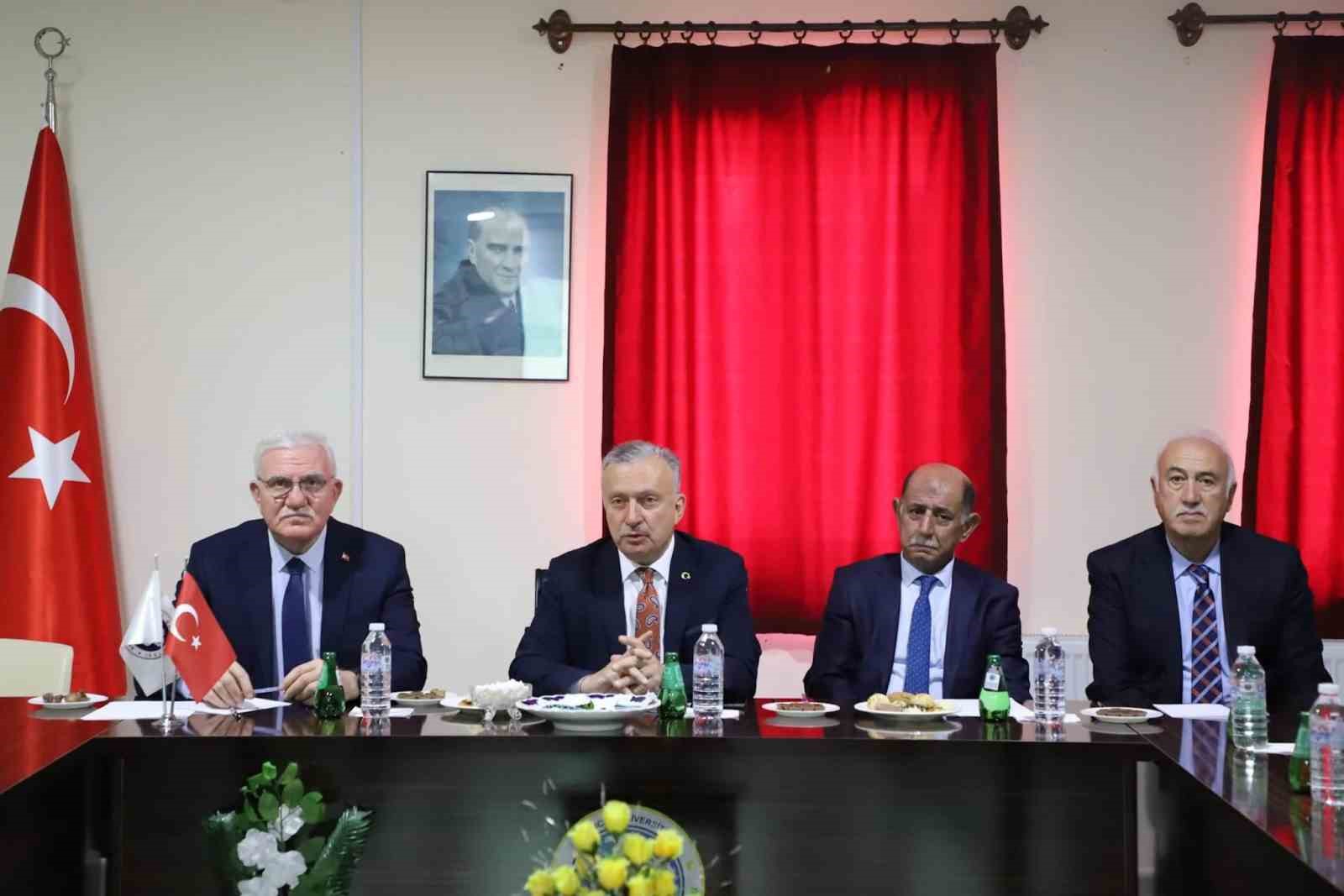 Kemaliye’de üniversite kalite süreçleri masaya yatırıldı