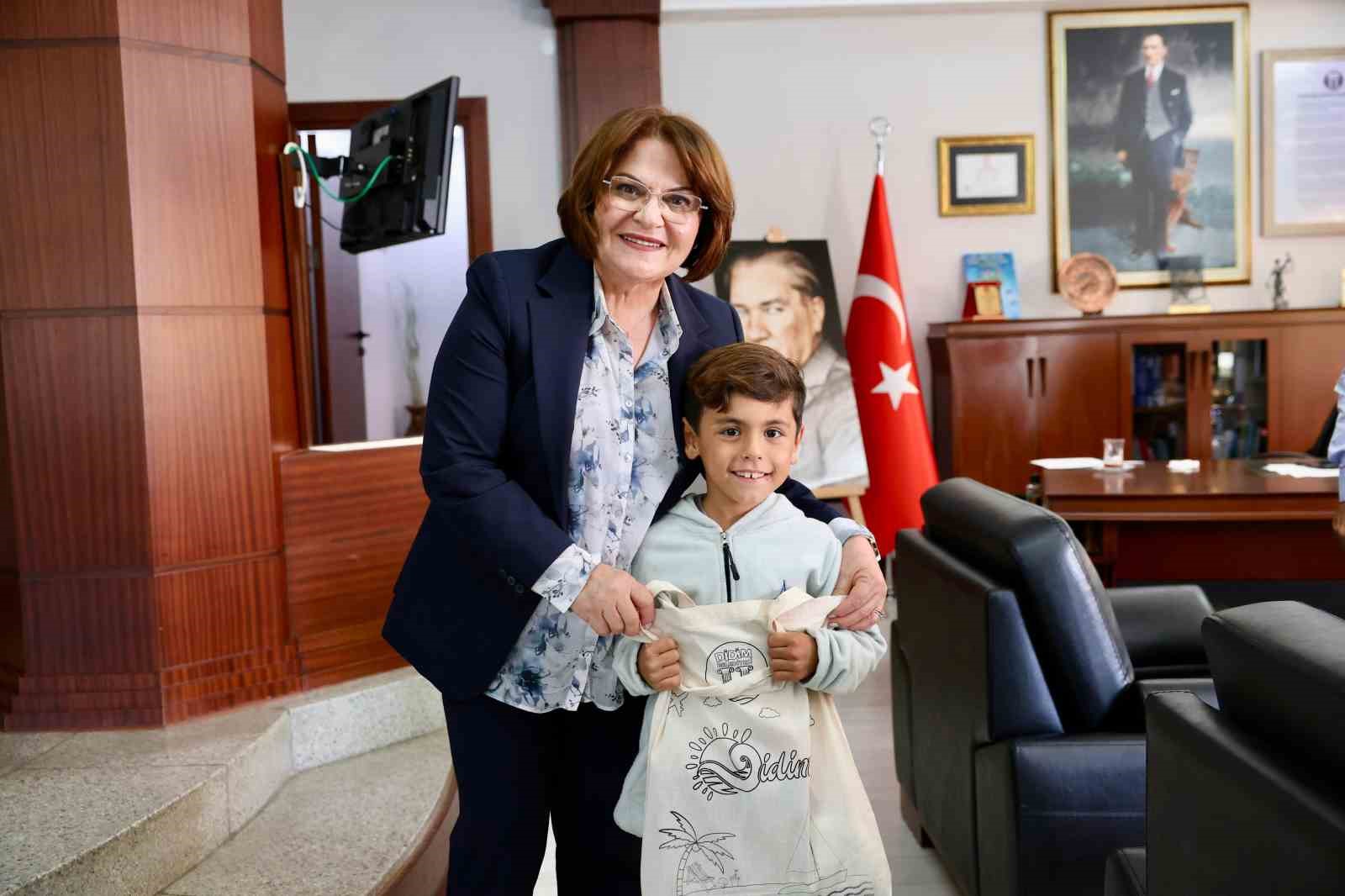 Küçük yelkenciler Başkan Gençay ile görüştü
