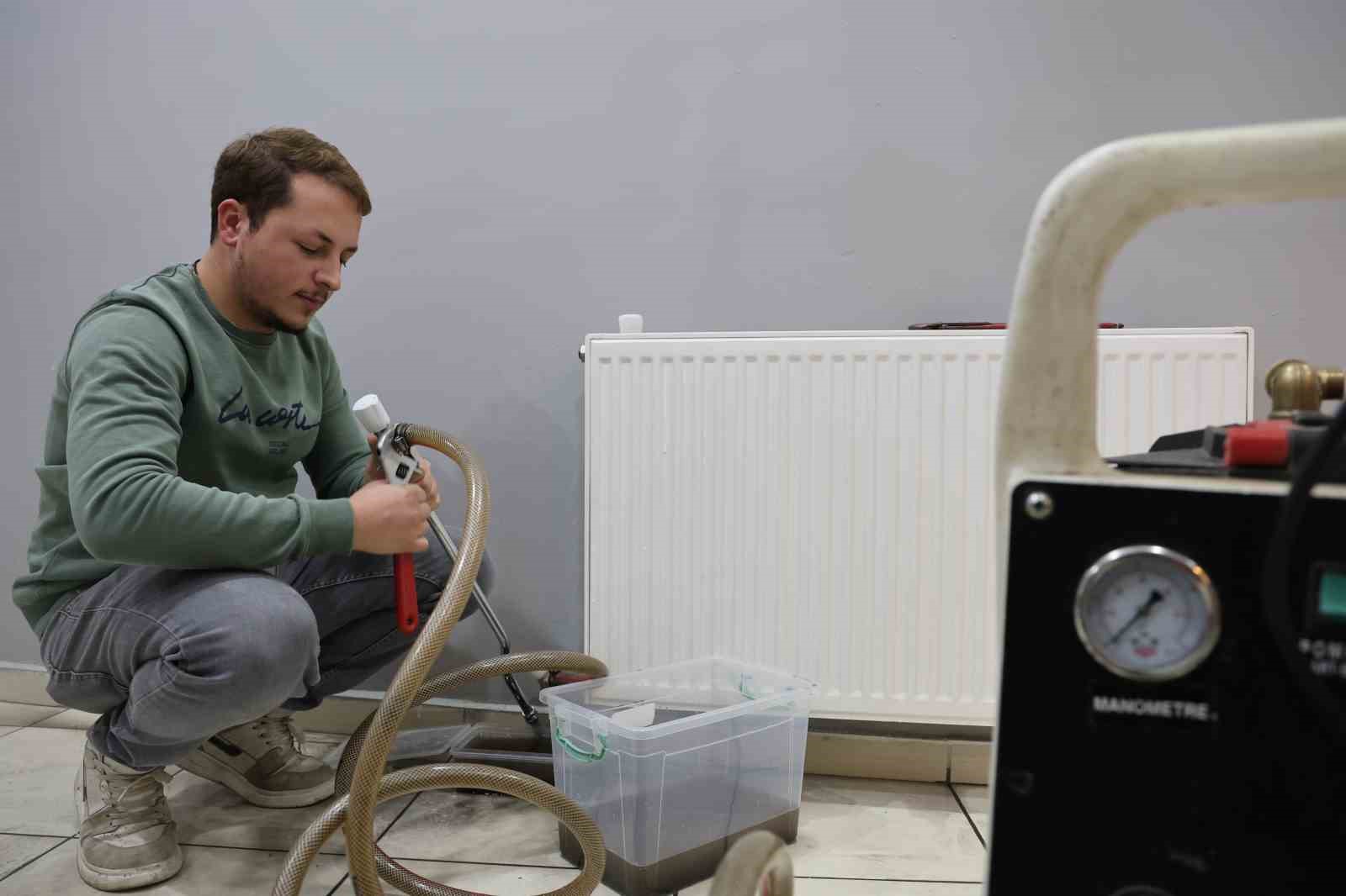 Petek temizliği faturayı yüzde 30 azaltıyor: İki yılda bir yapılması şart