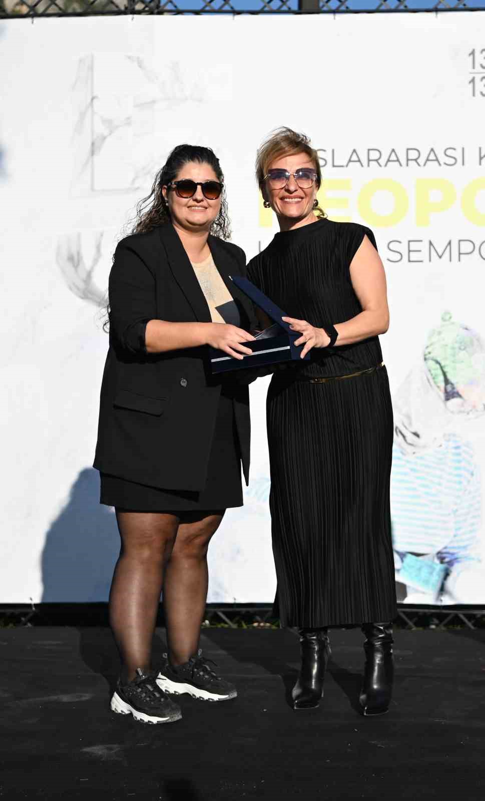 Kuşadası’nda mermer bloklar adalet temasıyla yontuldu
