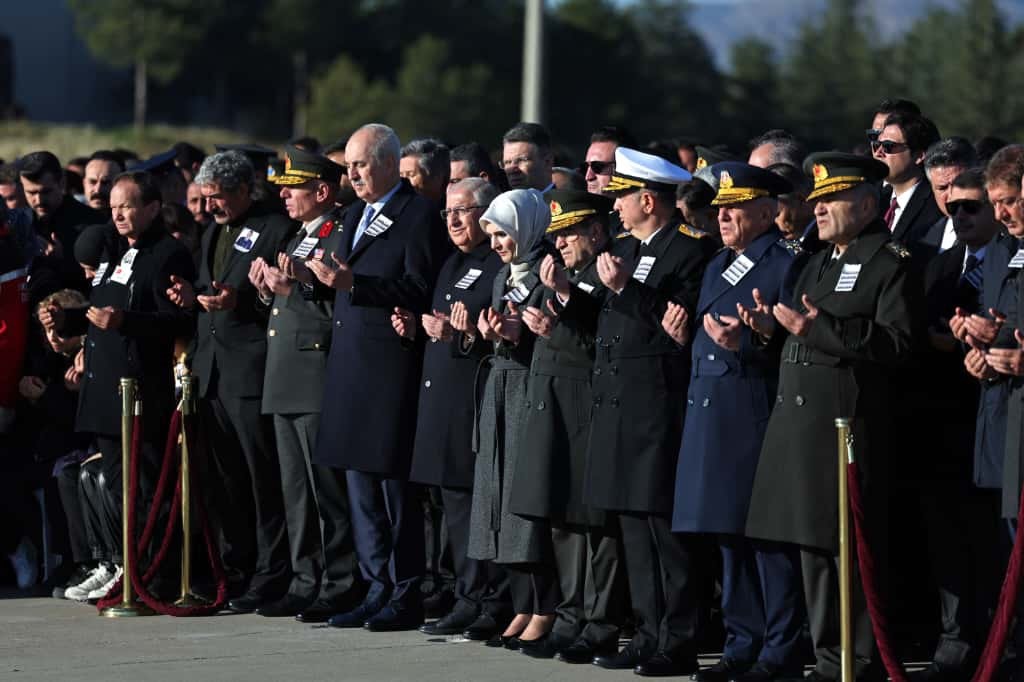 G&uuml;rcistan&rsquo;daki u&ccedil;ak kazasında şehit olan 20 asker i&ccedil;in t&ouml;ren d&uuml;zenlendi
