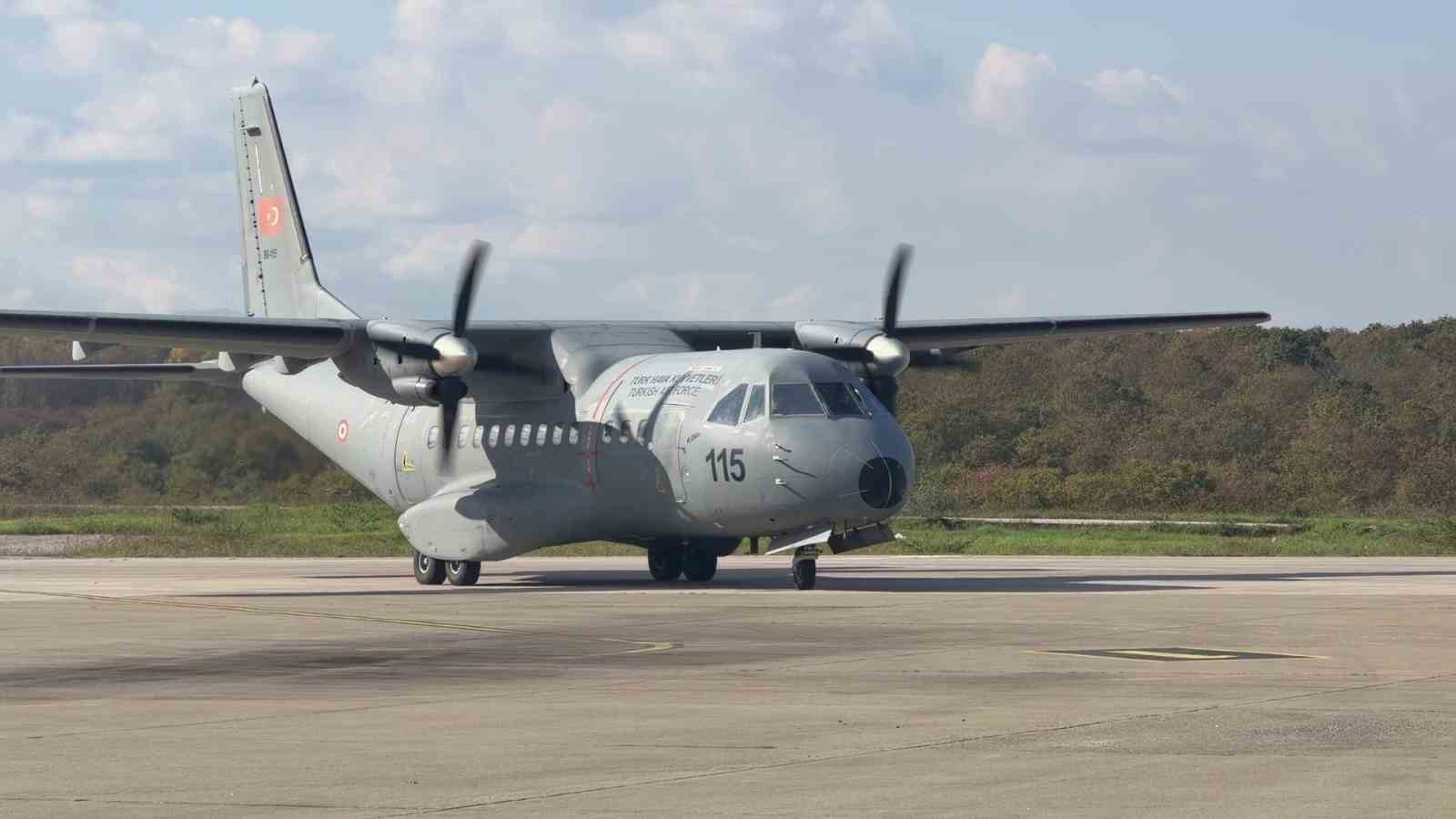 Sakaryalı şehit, Kocaeli Cengiz Topel Havalimanı’nda törenle karşılandı
