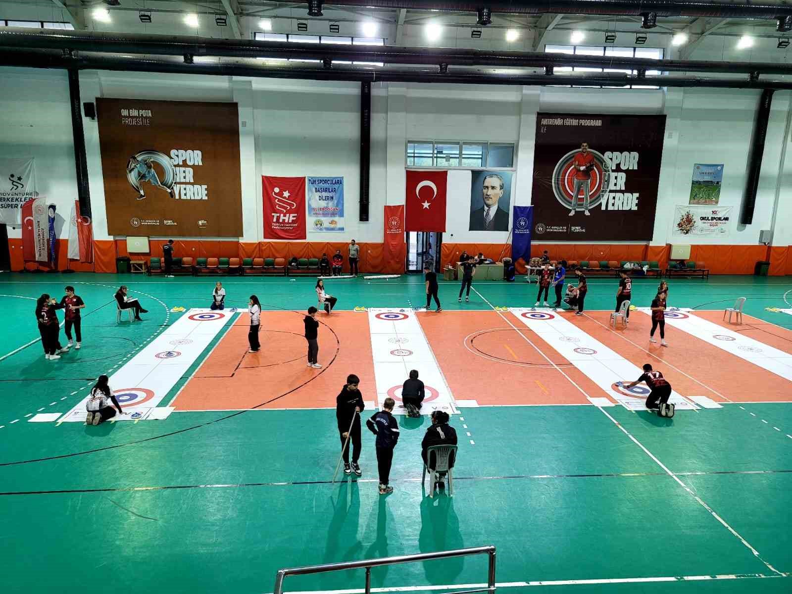 K&ouml;yceğiz&rsquo;de Floor Curling r&uuml;zgarı esti
