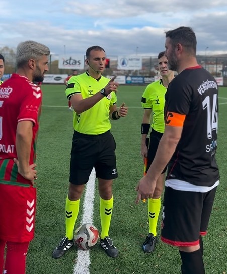 Hakemin nezaketi maçı gölgede bıraktı
