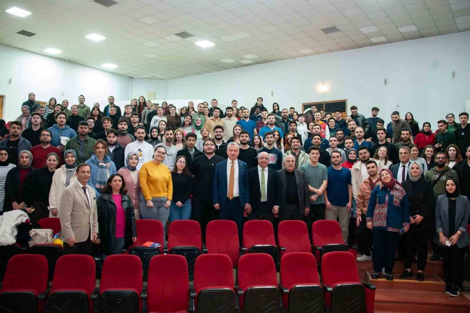 Prof. Dr. Polat, EBYÜ Tıp Fakültesinde ‘Bir Başarı Öyküsü’nü anlattı