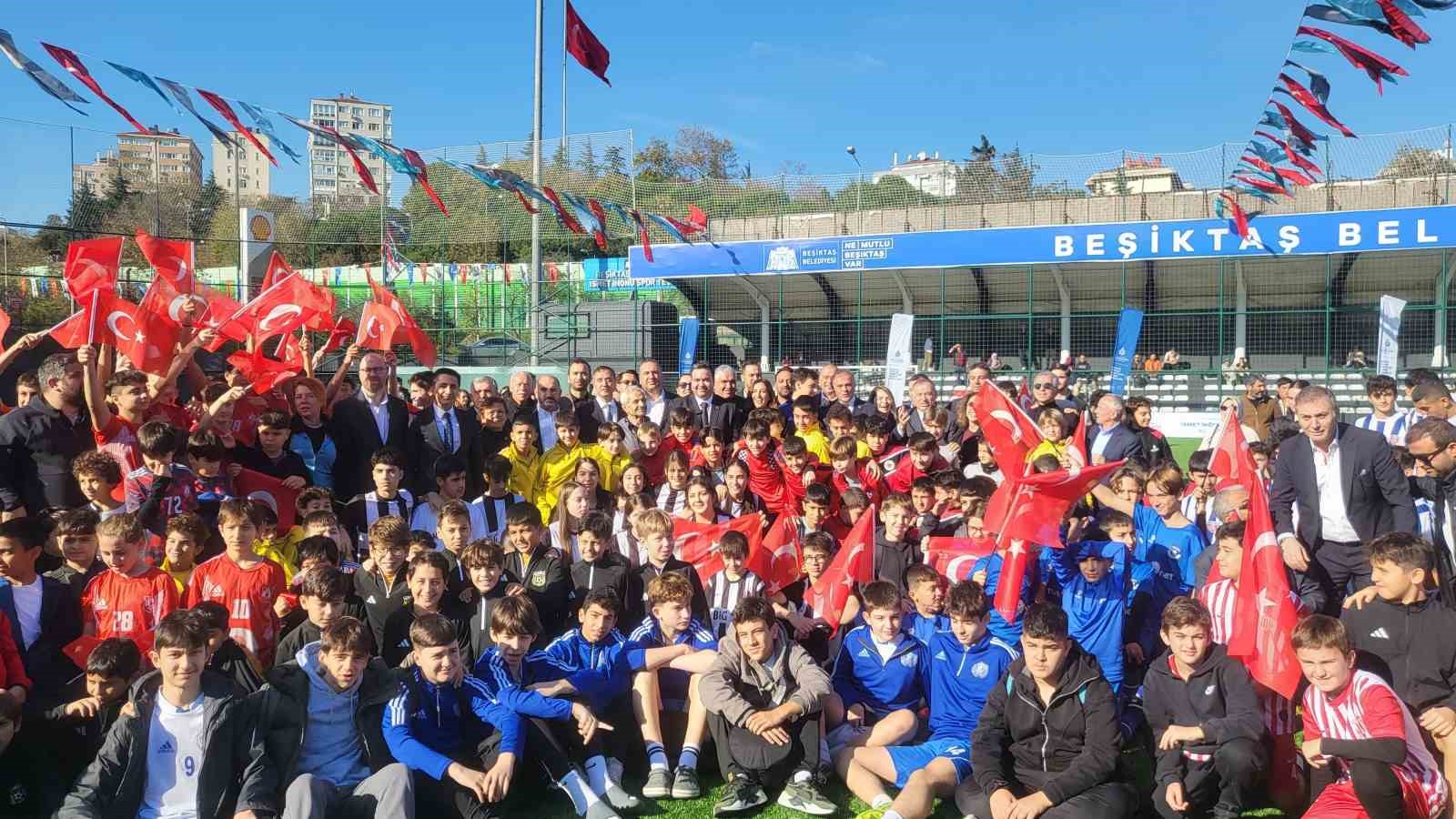 Yenilenen İsmet İnönü Spor Tesisi hizmete açıldı
