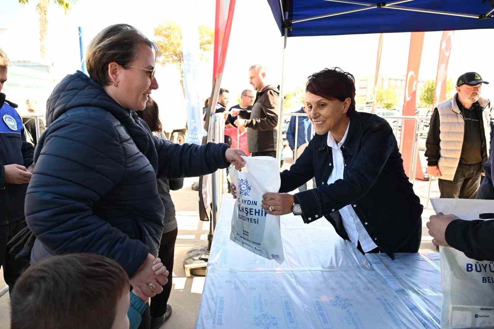 Büyükşehir’in ata tohumları Didim’de dağıtıldı