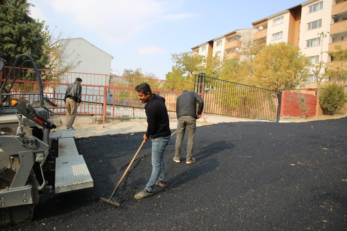 Şırnak Belediyesi, iki hastane arasında yeni imar yolunu hizmete açtı
