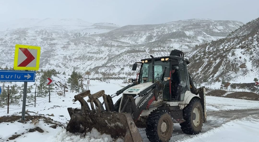 Adana’nın yüksek kesimlerinde kar yağışı etkili oldu
