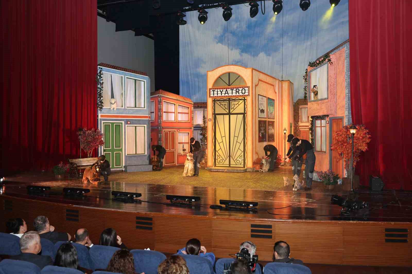 Karagöz Kukla Ve Gölge Oyunları’na renkli açılış
