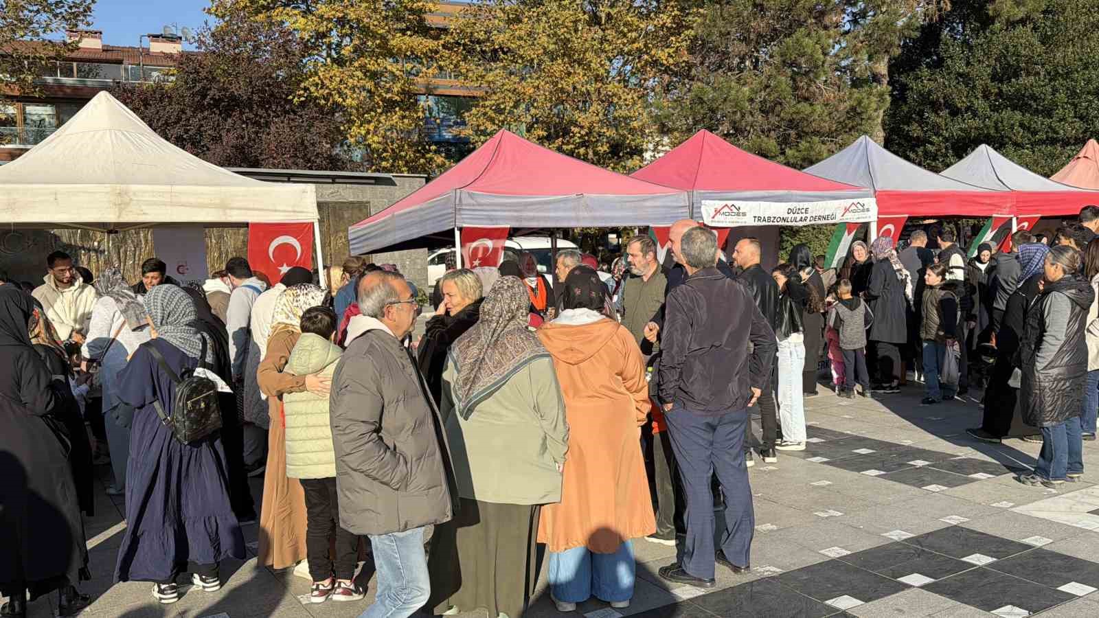 Filistin’e destek etkinliği yoğun ilgi gördü
