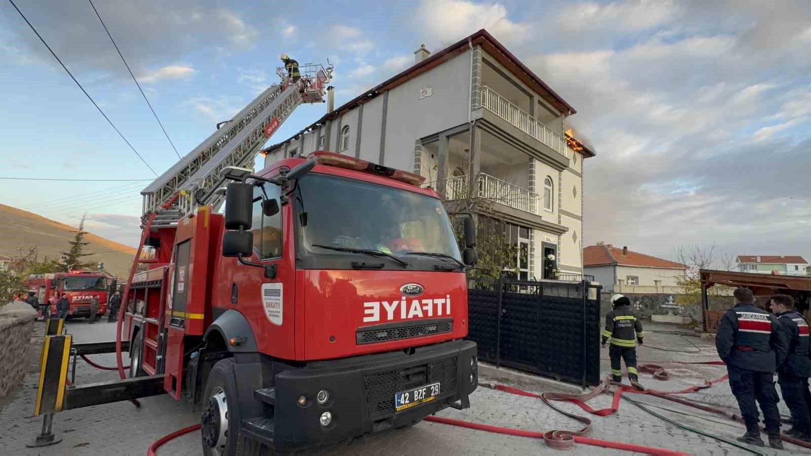 Müstakil evde çıkan yangın paniğe neden oldu