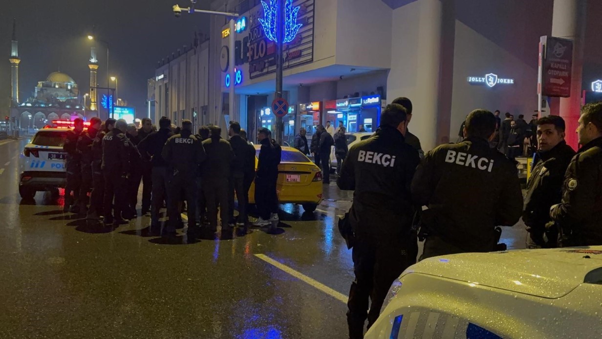 Kayseri’de gece kulübünde çıkan kavga sokağa taştı