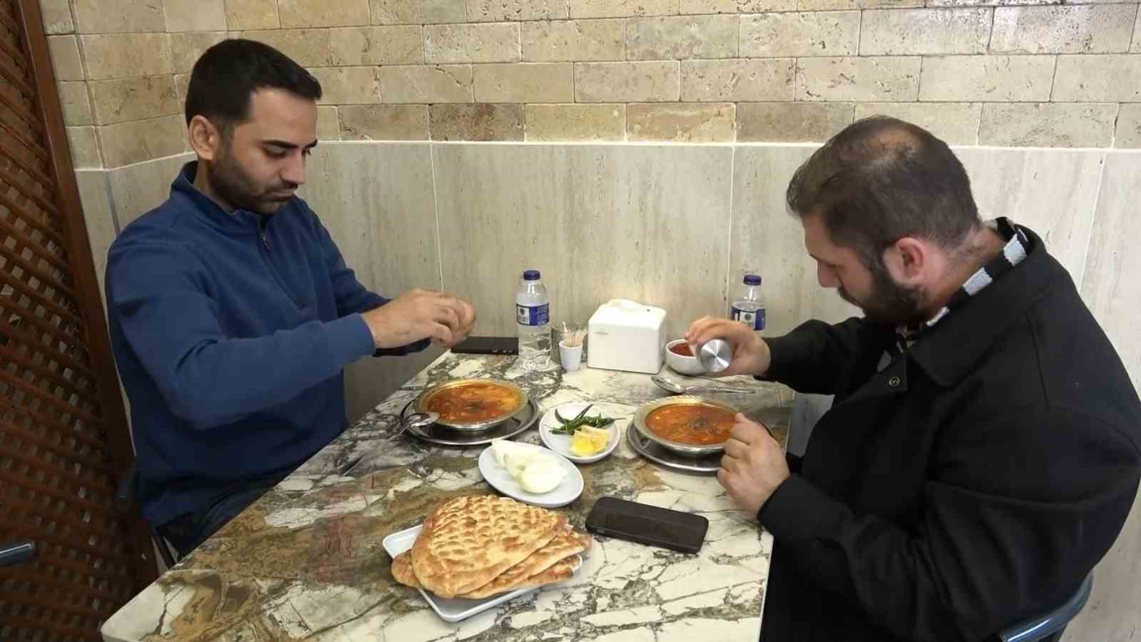 Gaziantep’te grip olanlar iyileşmek için beyran içiyor
