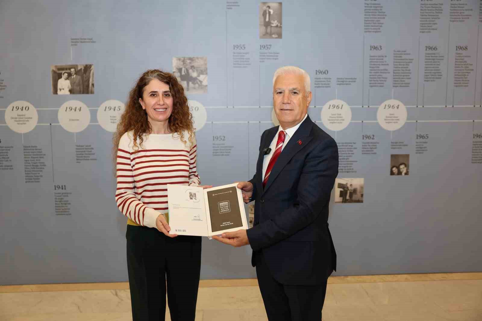 ’Gözlerimin Önündesin’ sanatseverleri ağırlıyor
