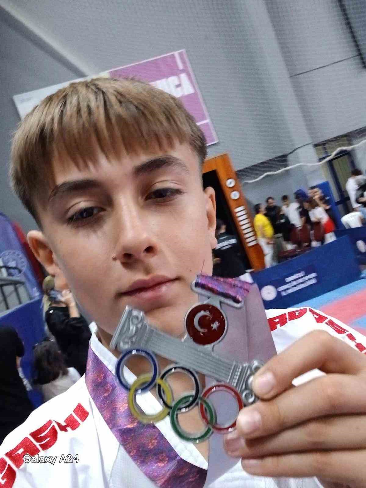 Sarıgöllü sporcu Denizli’de gümüş madalya kazandı
