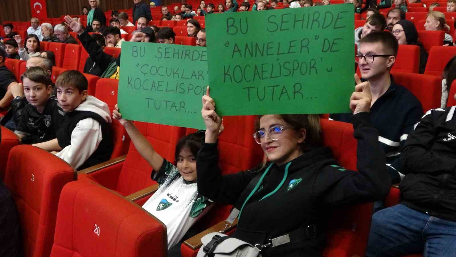 Mustafa Denizli’den taraftarlara uyarı
