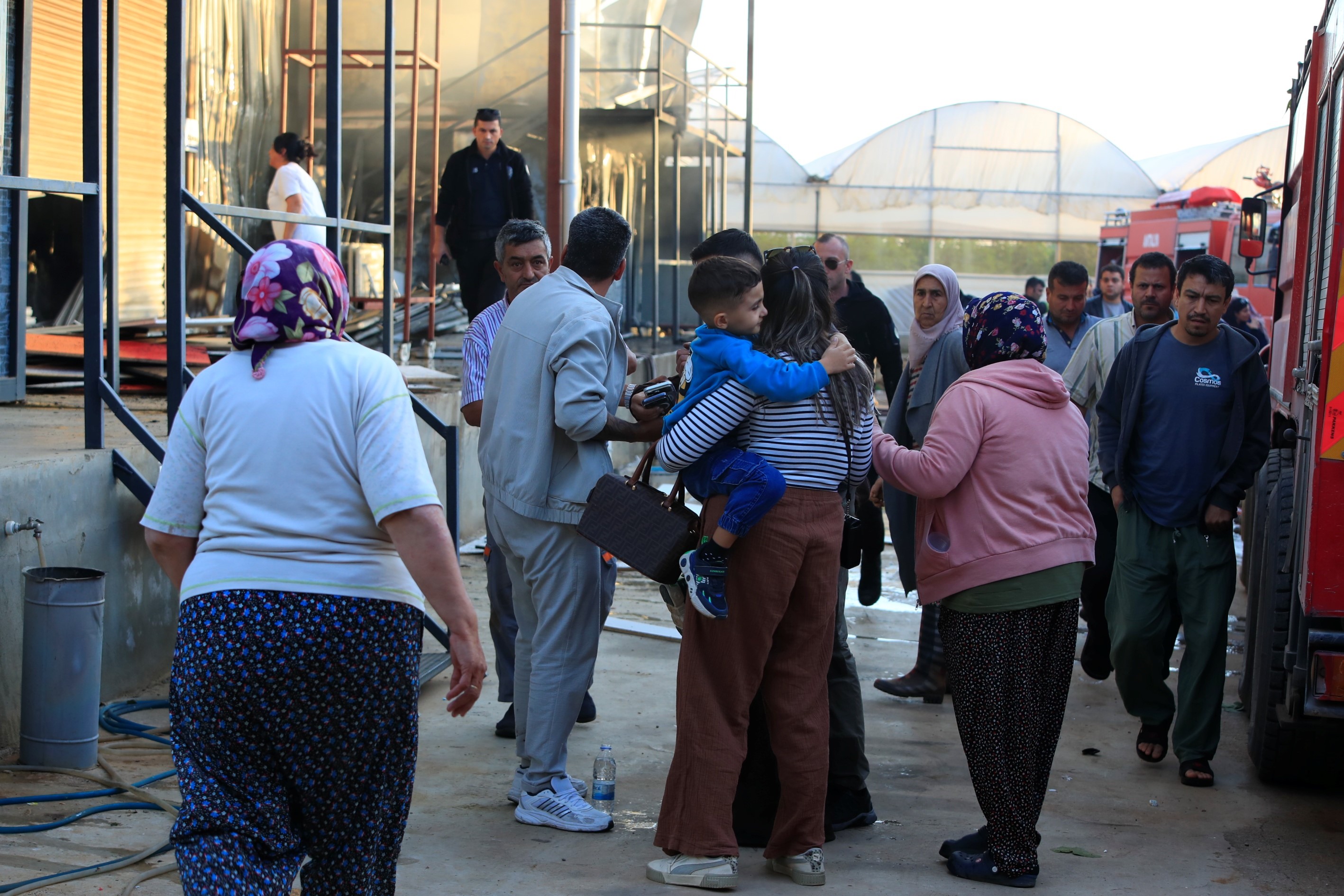 Sandalye üretim atölyesi alev alev yandı