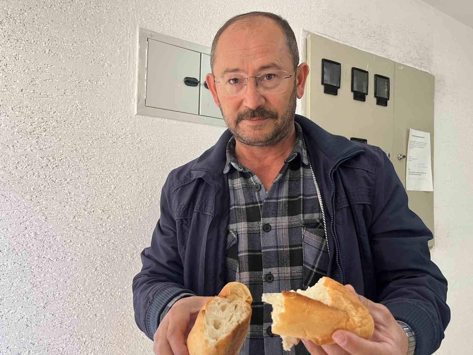 Yetkililer içinden poşet çıkan ekmeği üreten fırınla ilgili harekete geçti