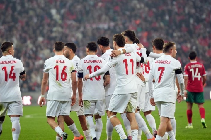 A Milli Futbol Takımı, İspanya deplasmanında